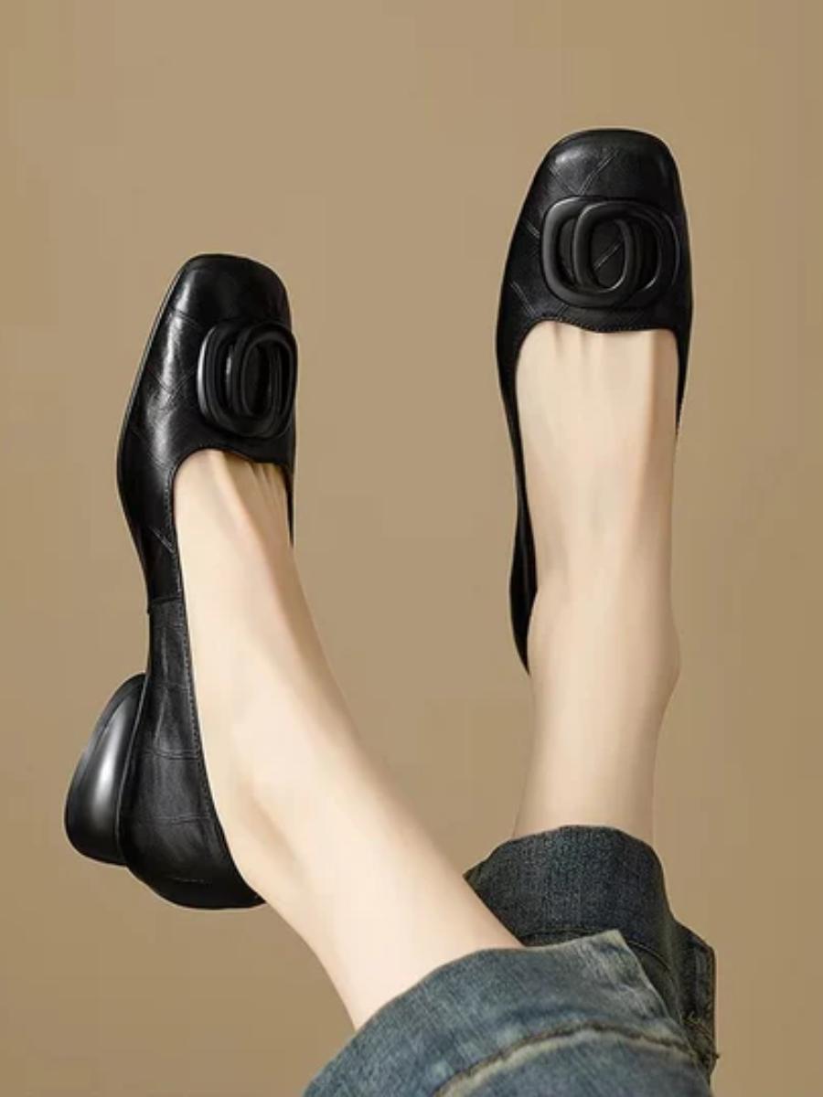 Ballerine in Pelle con Punta Quadrata Margot