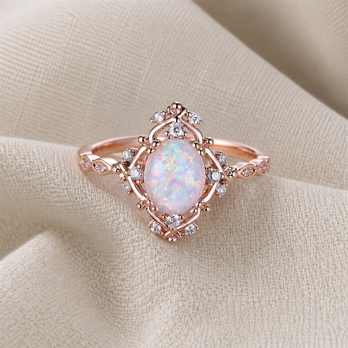 Anello Fiore con Pietra Ovale Effetto Opale