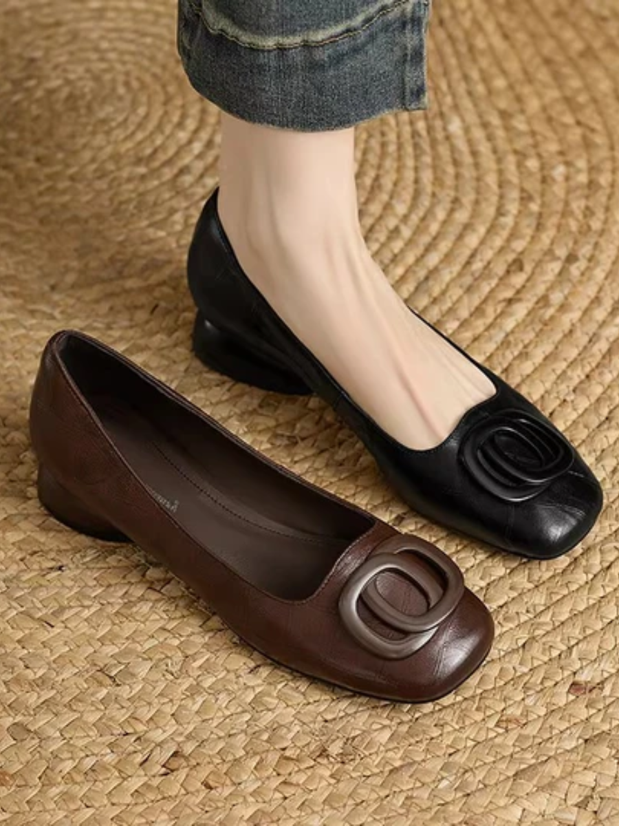 Ballerine in Pelle con Punta Quadrata Margot