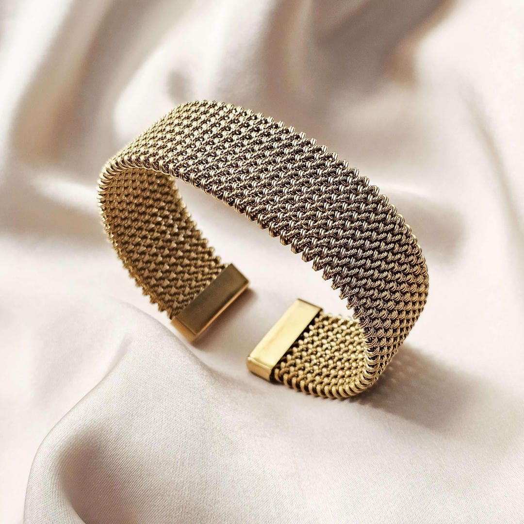 Bracciale Classico Aperto in Maglia Intrecciata Vintage