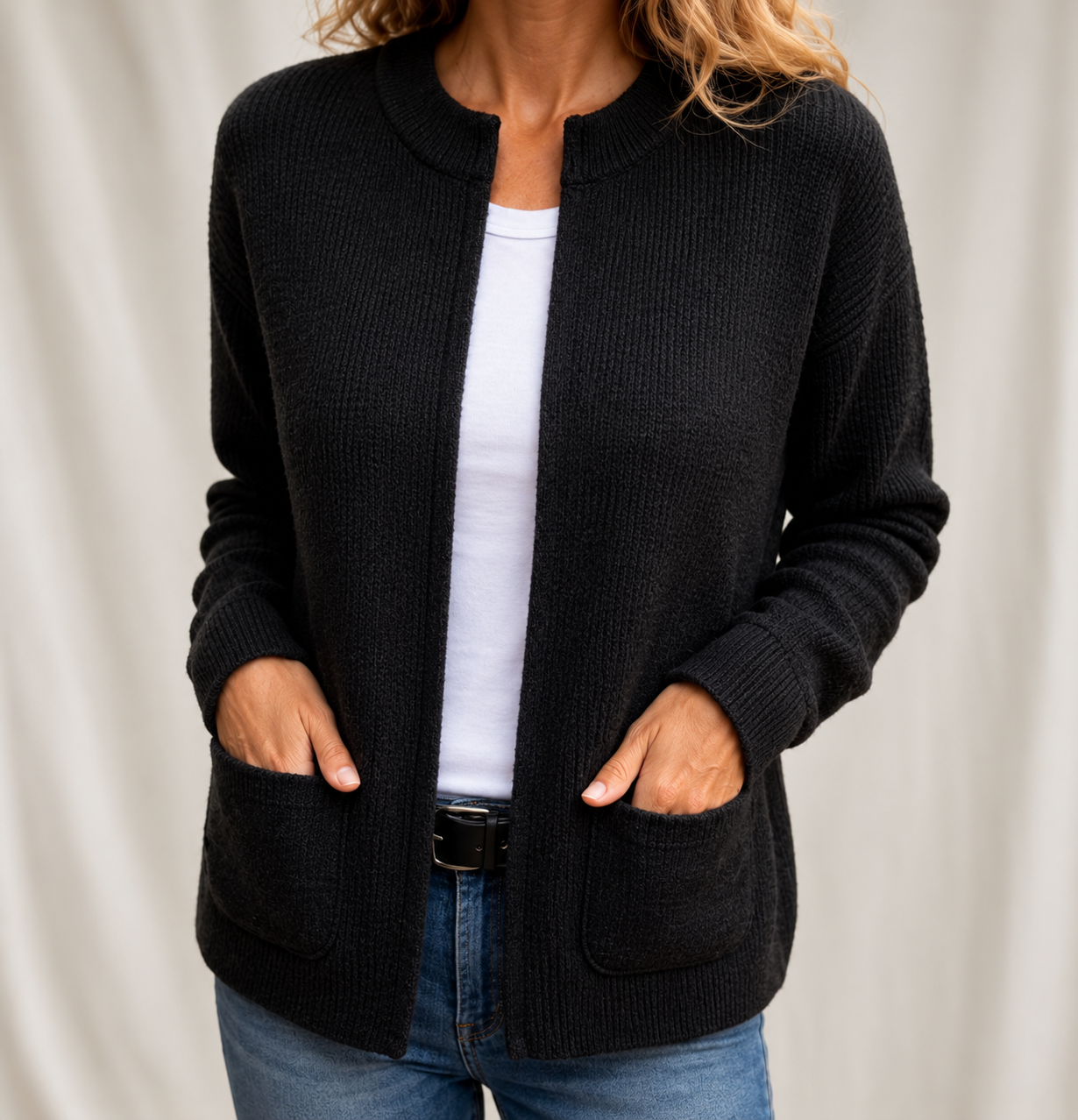 Cardigan in Maglia Morbida con Tasche