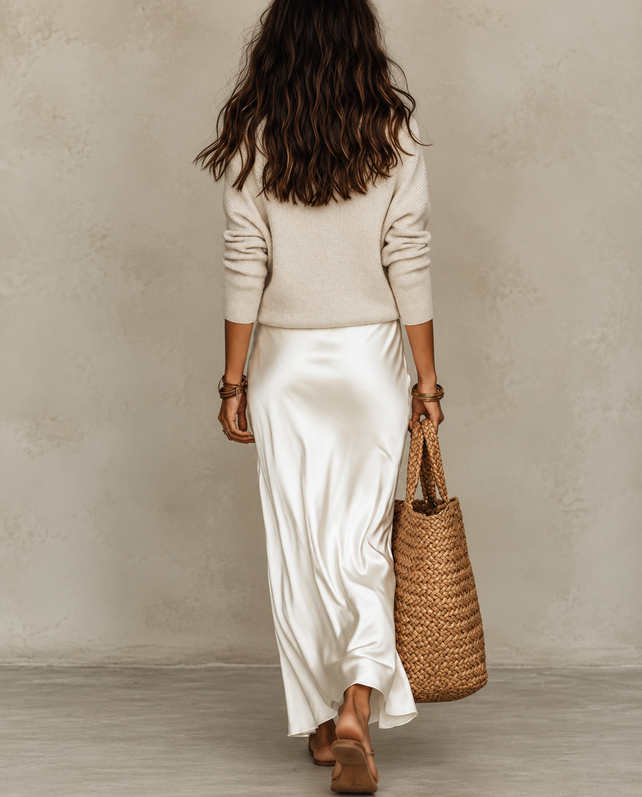 Set Elegante con Abito Satinato e Maglione