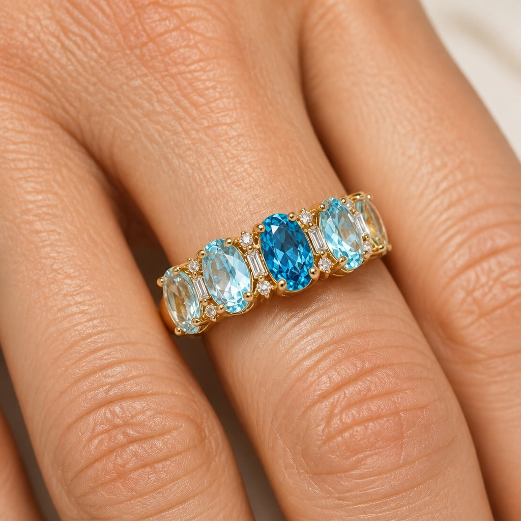 Anello a Fascia con Accenti Ovali Alternati