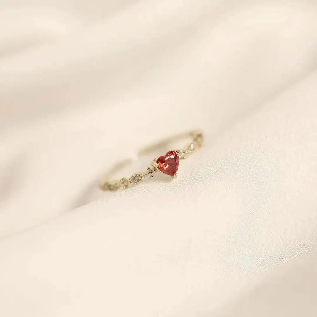 Anello a Fascia Heartstone con Accenti Marquise