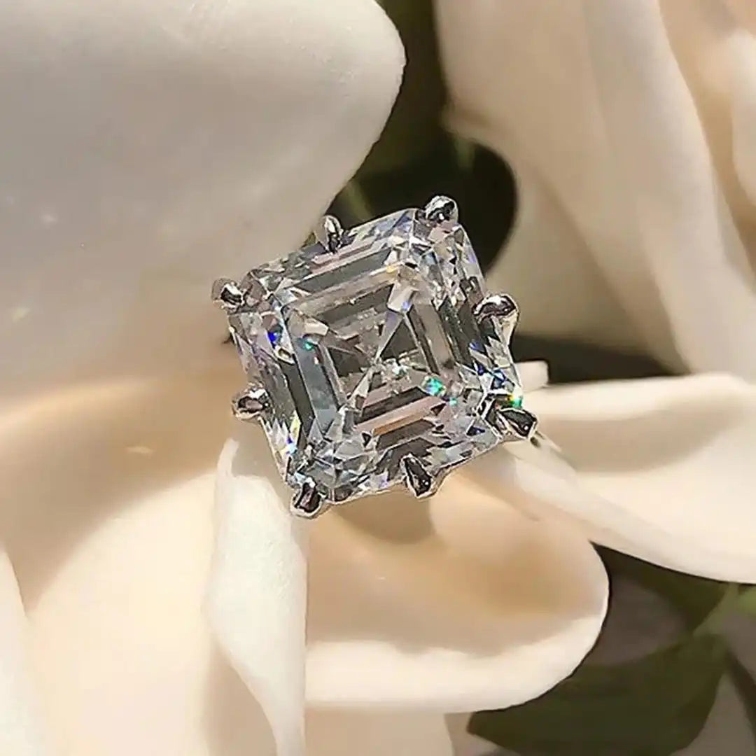 Anello Zirconia Cubica Dorato Senza Tempo