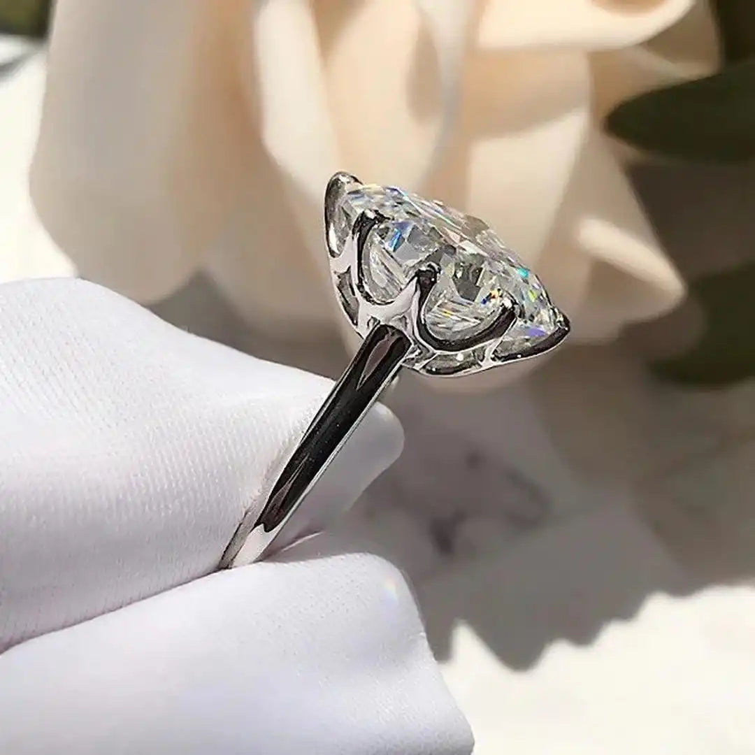 Anello Zirconia Cubica Dorato Senza Tempo