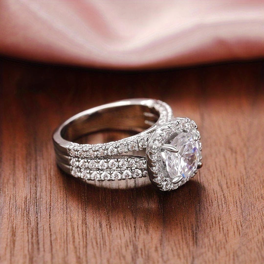 Anello Statement Halo Pavé Cushion